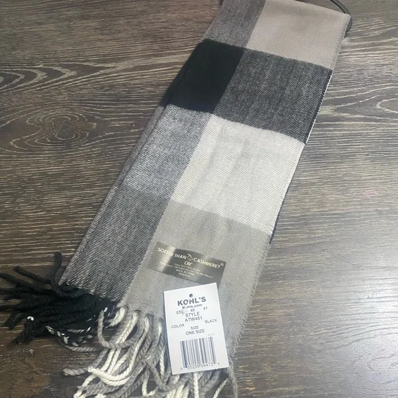 ✨2/$25✨Kohl's Soft Gray and Black Checkered Scarf - Picture 5 of 5